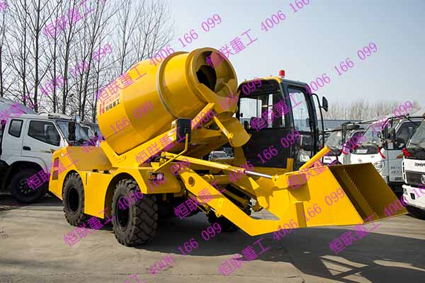 自上料攪拌車(chē)