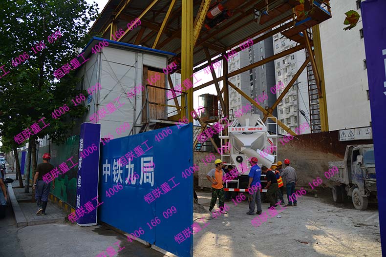 東風(fēng)攪拌車在中鐵九局青島地鐵項目部