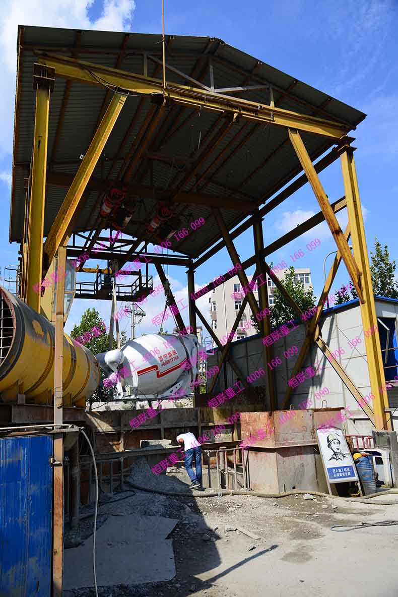 恒聯(lián)混凝土攪拌車拆裝進(jìn)入地鐵隧道