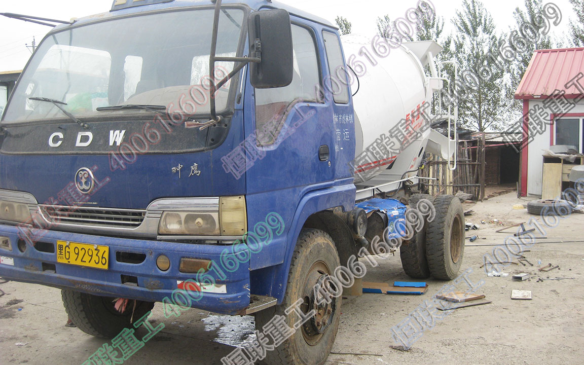 自卸車改裝小型攪拌車