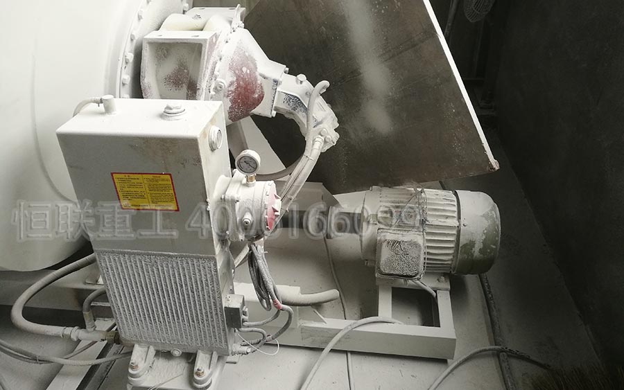 攪拌車上裝攪拌大理石原材料