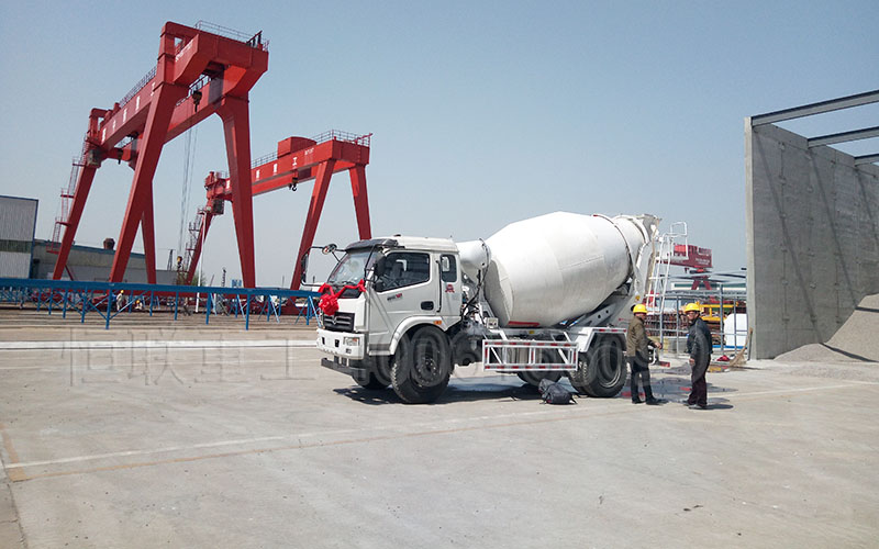 復(fù)合墻板廠用水泥攪拌車