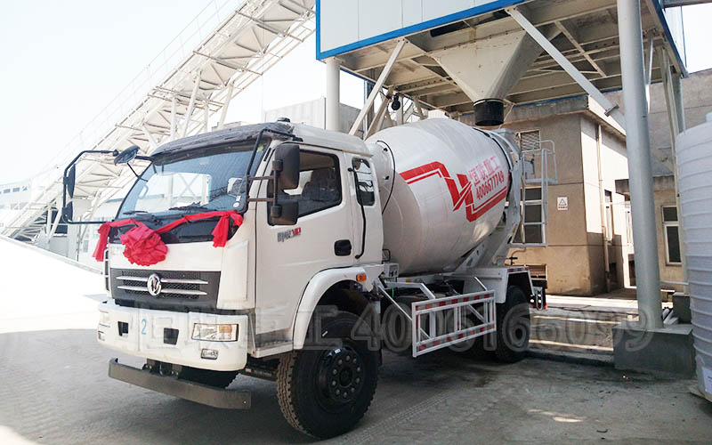 綜合管廊預(yù)制廠用水泥攪拌車