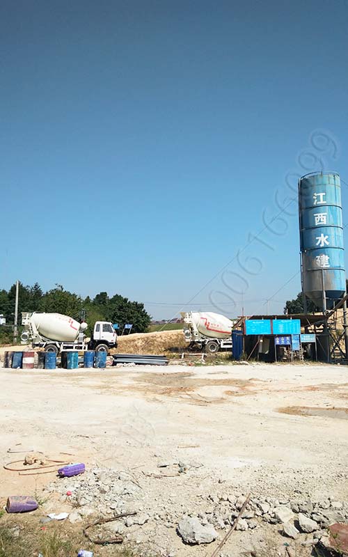 6方小型攪拌車在撫州工地